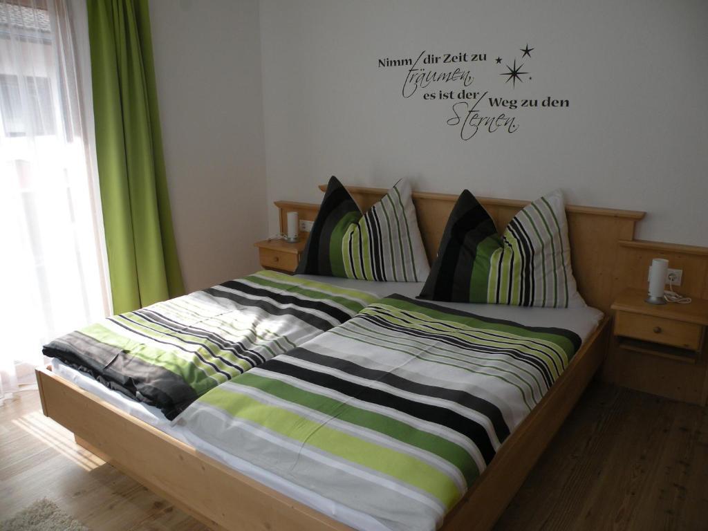 Aparthotel Berghof Geisler à Finkenberg Extérieur photo