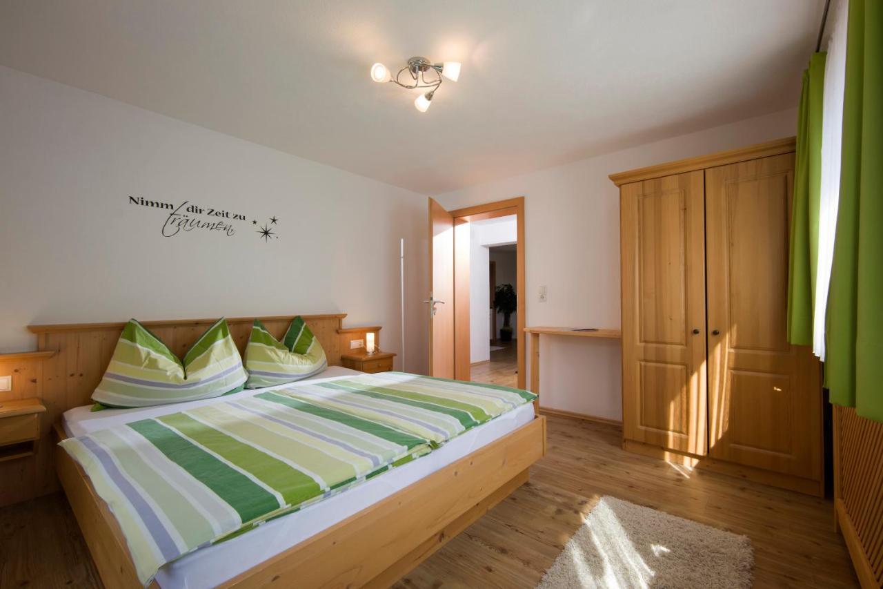 Aparthotel Berghof Geisler à Finkenberg Extérieur photo