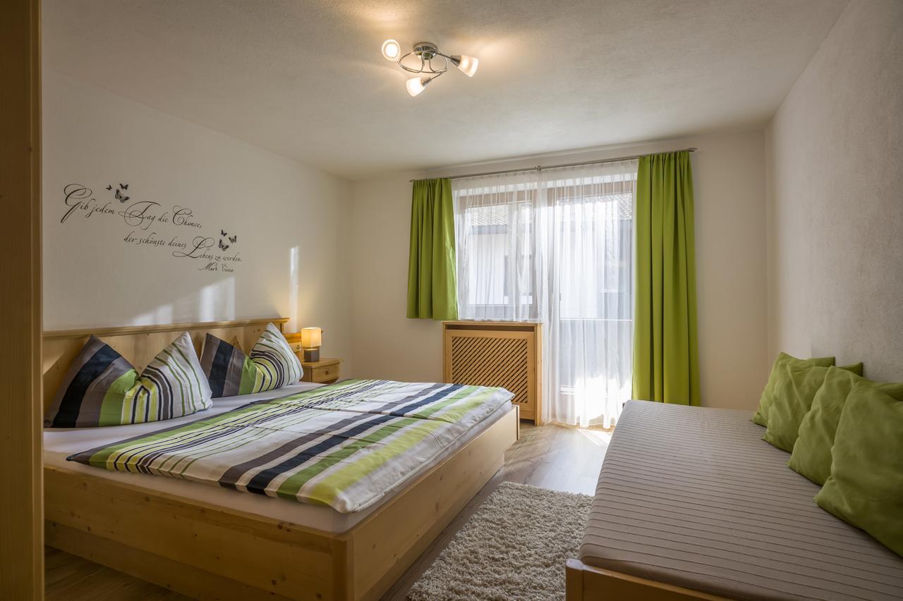 Aparthotel Berghof Geisler à Finkenberg Extérieur photo