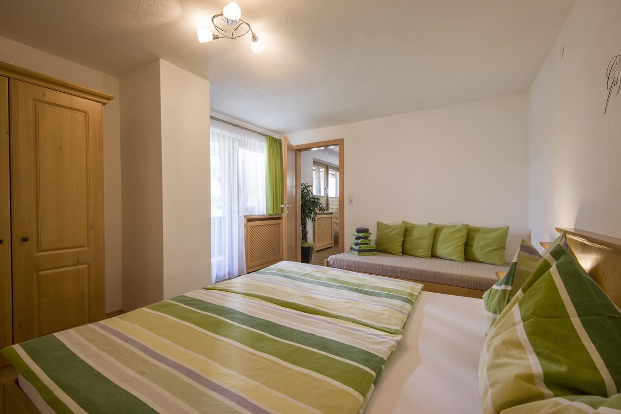 Aparthotel Berghof Geisler à Finkenberg Extérieur photo